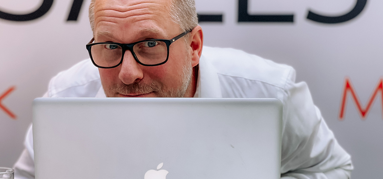 Man met laptop